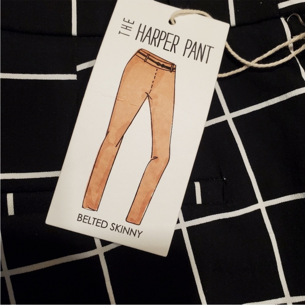 Forever 21 Harper Pants
Size M
Skinny fit
Includes belt
NEW WITH TAGS
